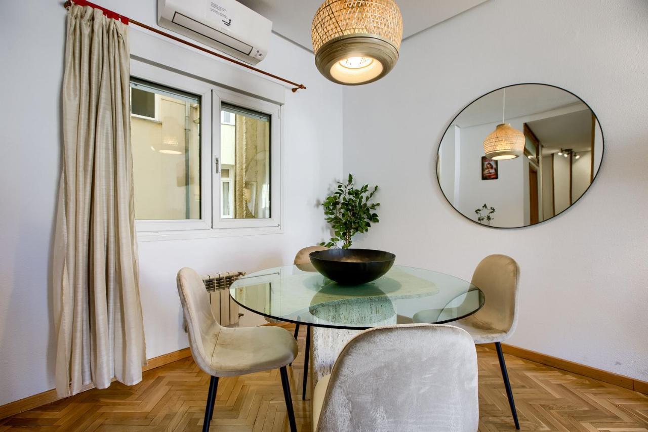 Ferienwohnung Charming Elegant Gran Via Madrid Exterior foto